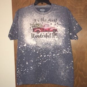 Gildan distressed Christmas tee shirt Large